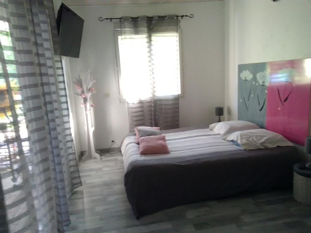 Chambre D'Hotes Les Macarons De Tata Sainte-Eulalie  Esterno foto